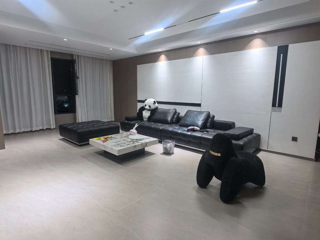 Image #2 from Desroches