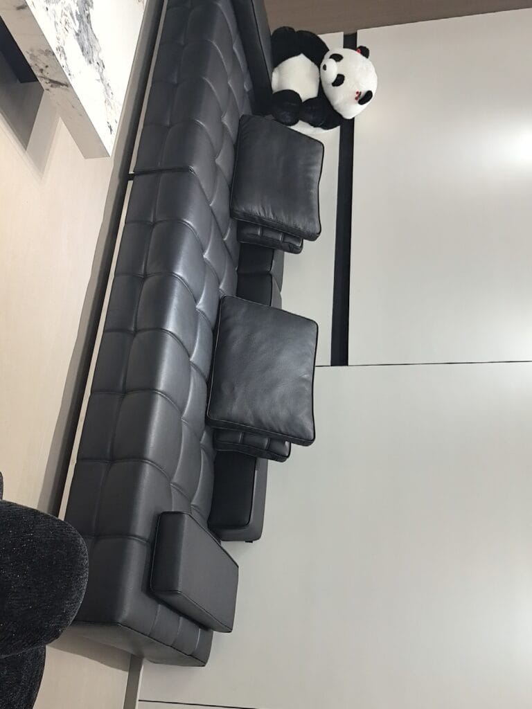 Image #3 from Desroches