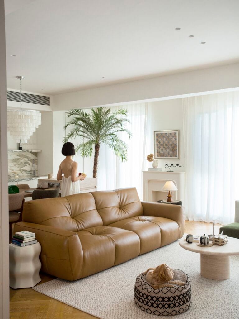 Image #2 from Sylvie