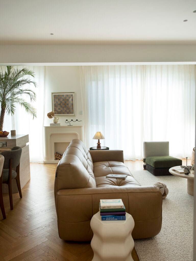 Image #3 from Sylvie