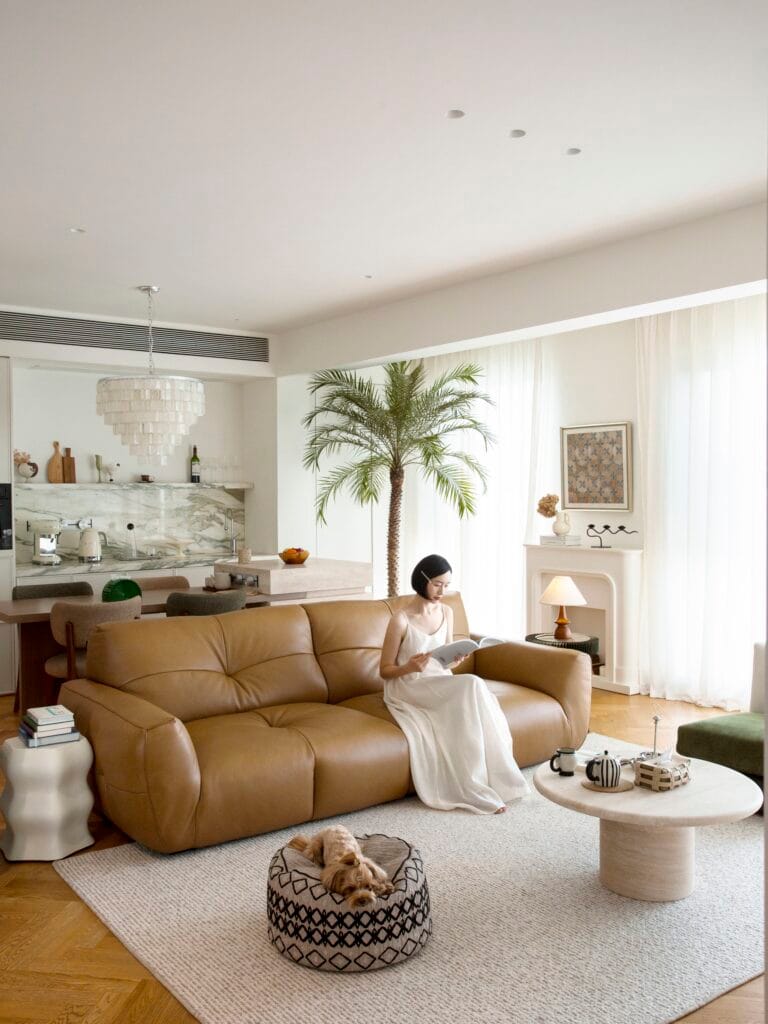 Image #4 from Sylvie